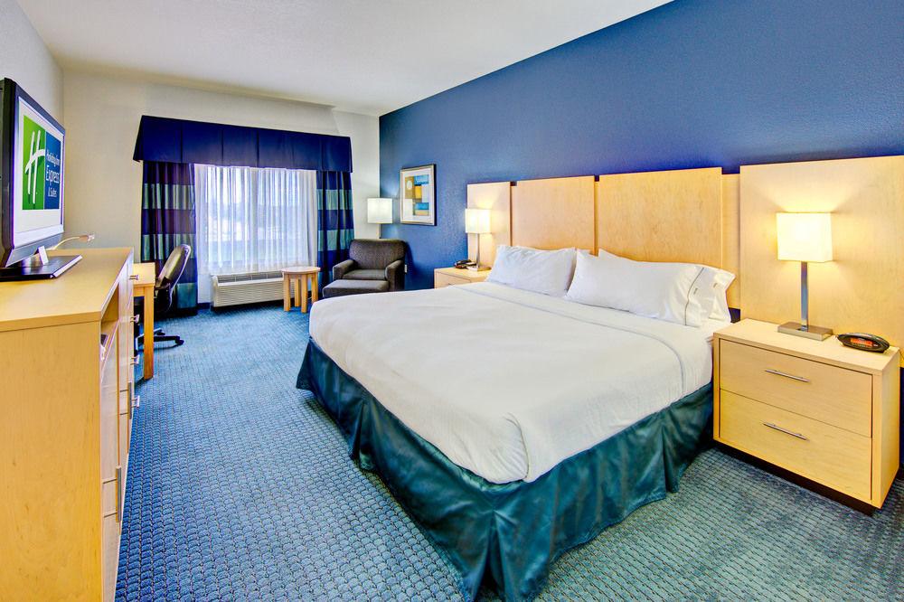 Express & Austin Ne-hutto By Ihg Hutto