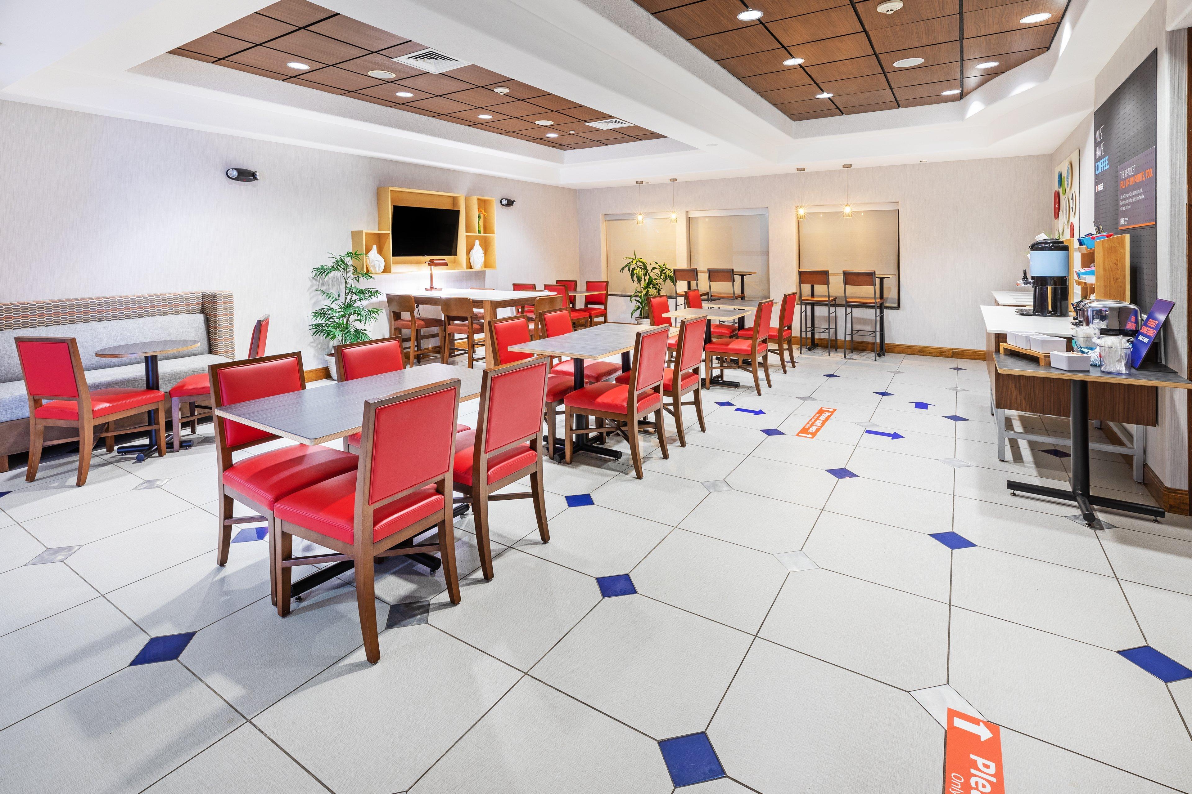 Hotel Express & Austin Ne-hutto By Ihg 2*