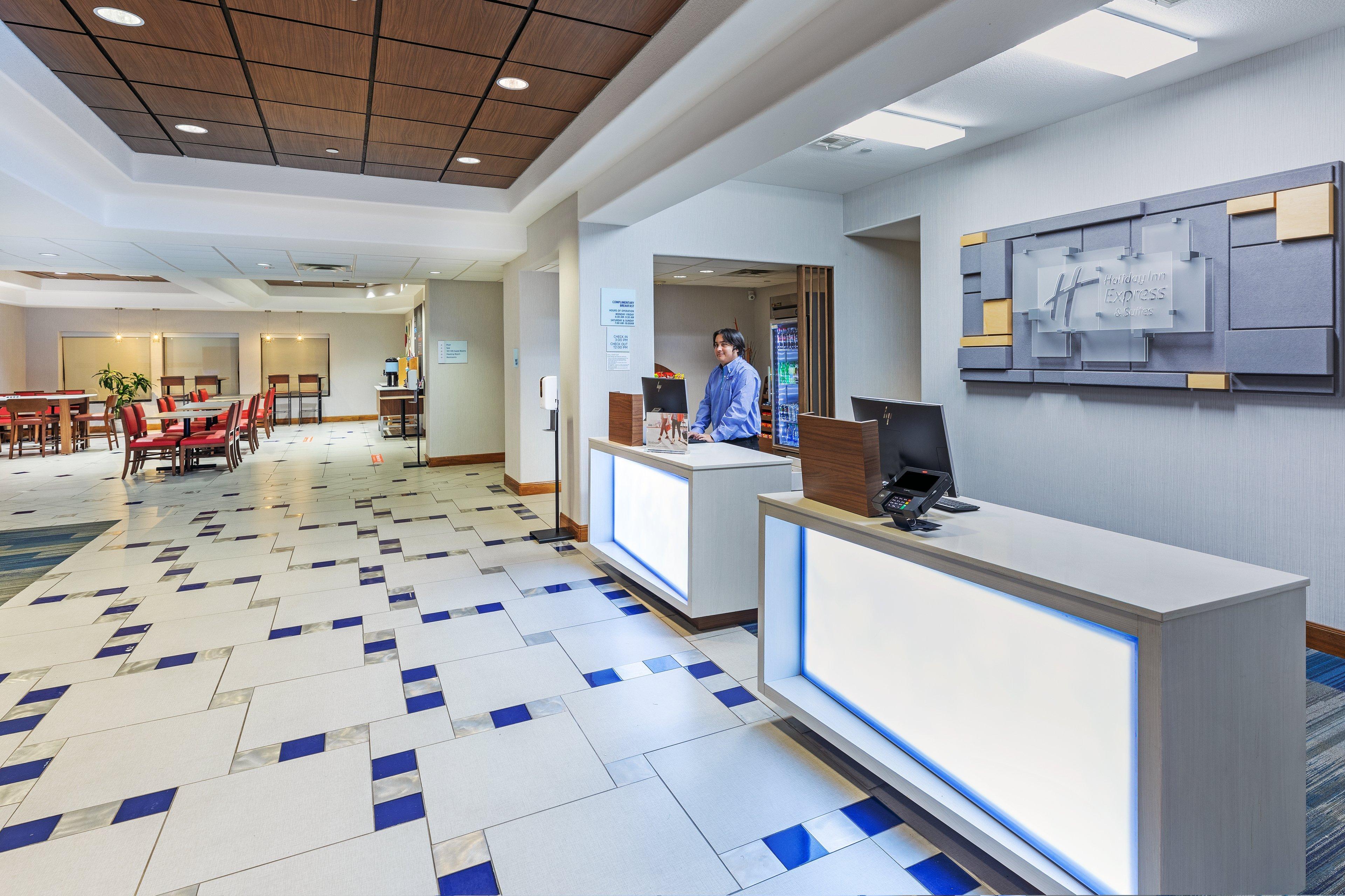 Express & Austin Ne-hutto By Ihg