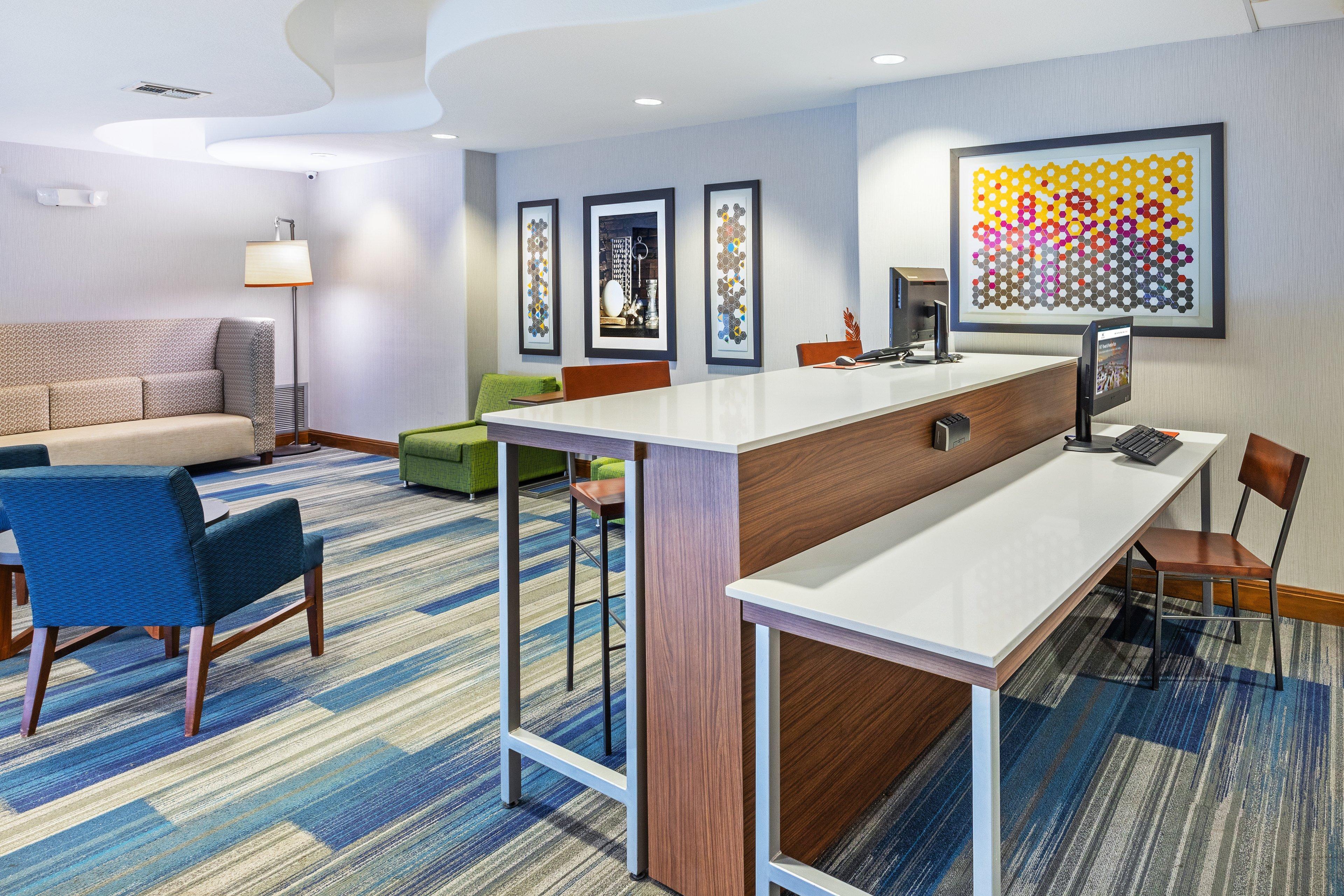 Express & Austin Ne-hutto By Ihg Hotel