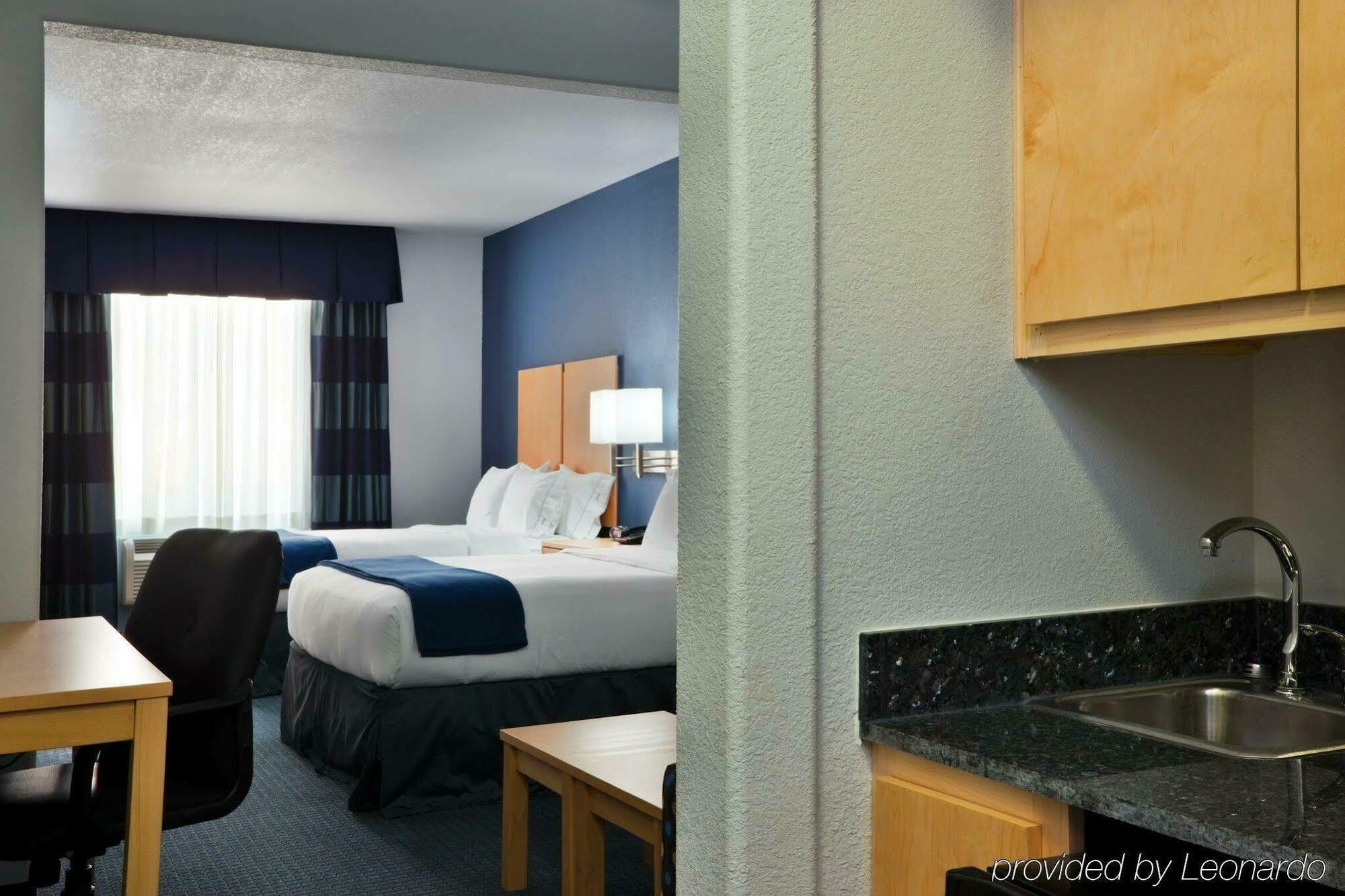 Hotel Express & Austin Ne-hutto By Ihg