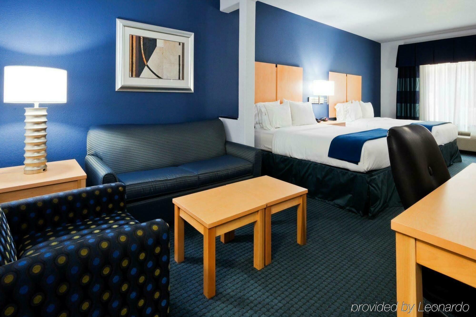 Express & Austin Ne-hutto By Ihg Hutto